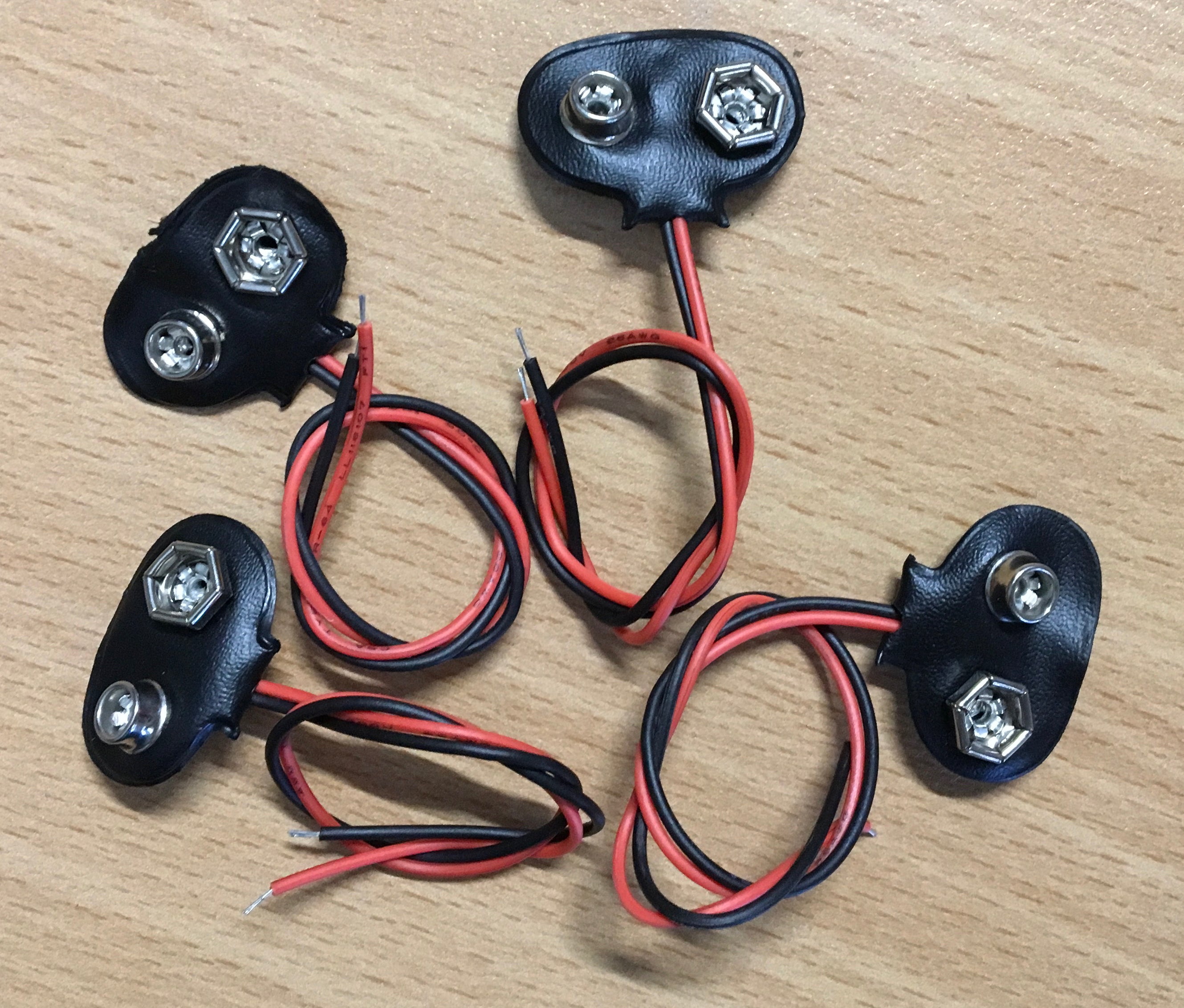 4 x 9V Battery Clips with bare cables - Server On The Move